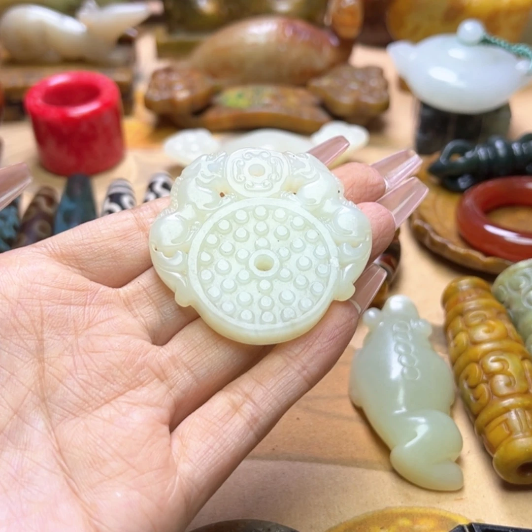 【闪购商品】蛇纹石玉颈饰未镶嵌