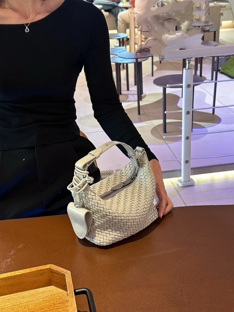 包包女包2025新款编织包时尚原创轻奢潮流小包百搭单肩斜挎包经典