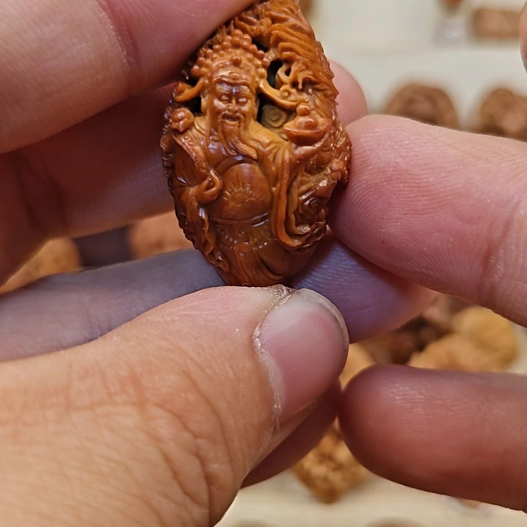 吊坠橄榄核纯手工雕刻麒麟送财