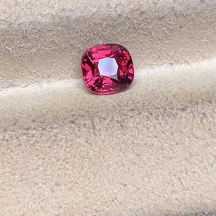 裸石未镶嵌尖晶石