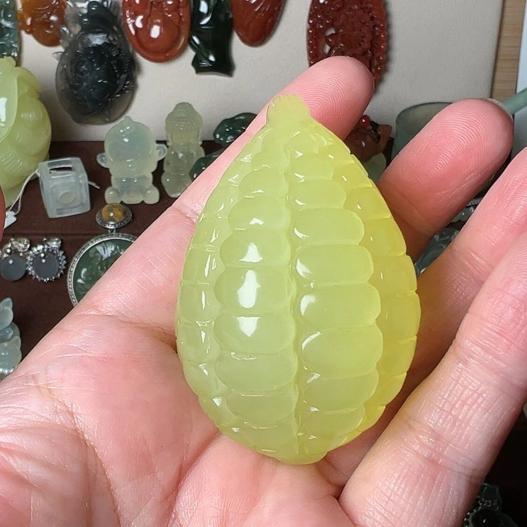 蛇纹石玉吊坠(赠链)未镶嵌