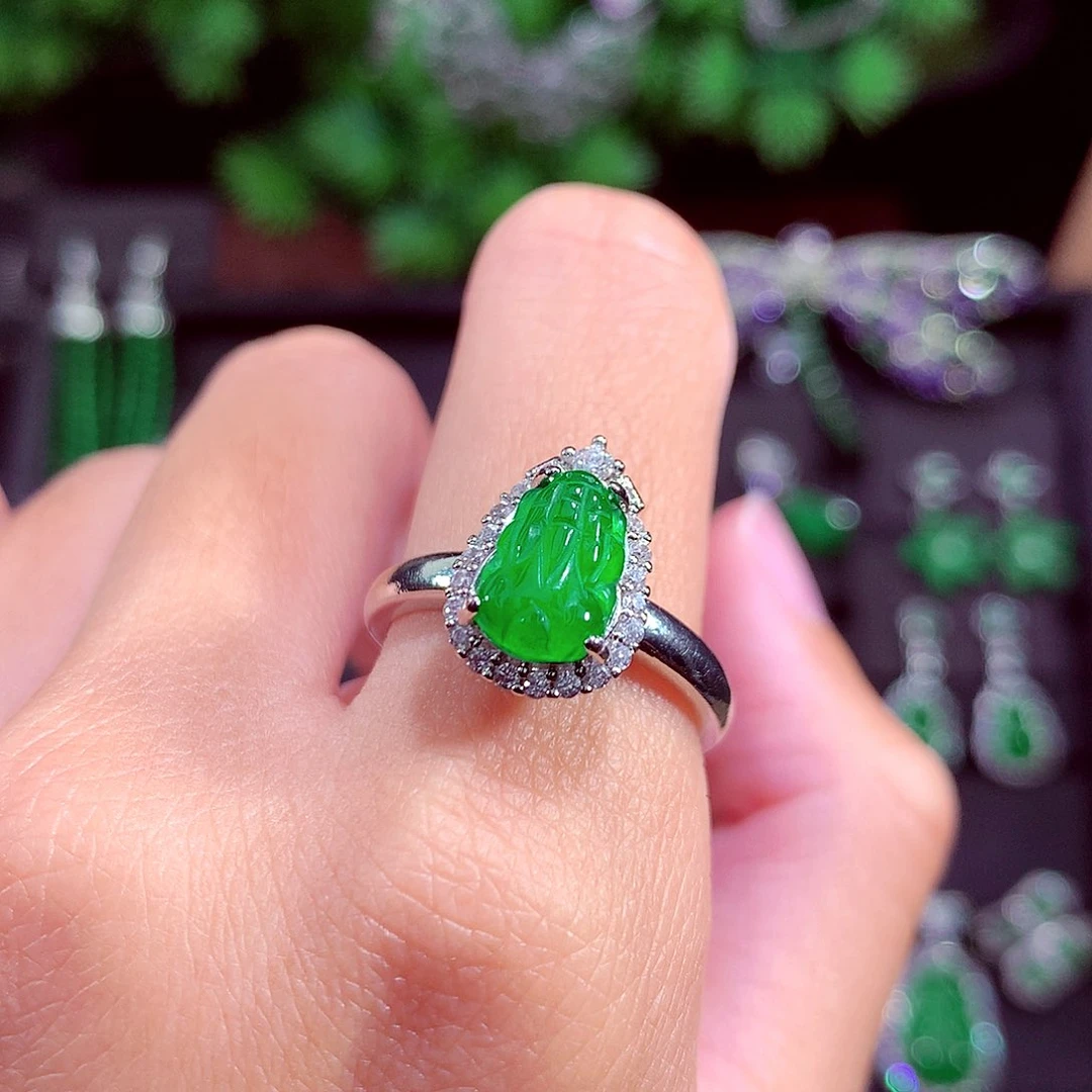 颈饰未镶嵌翡翠天然