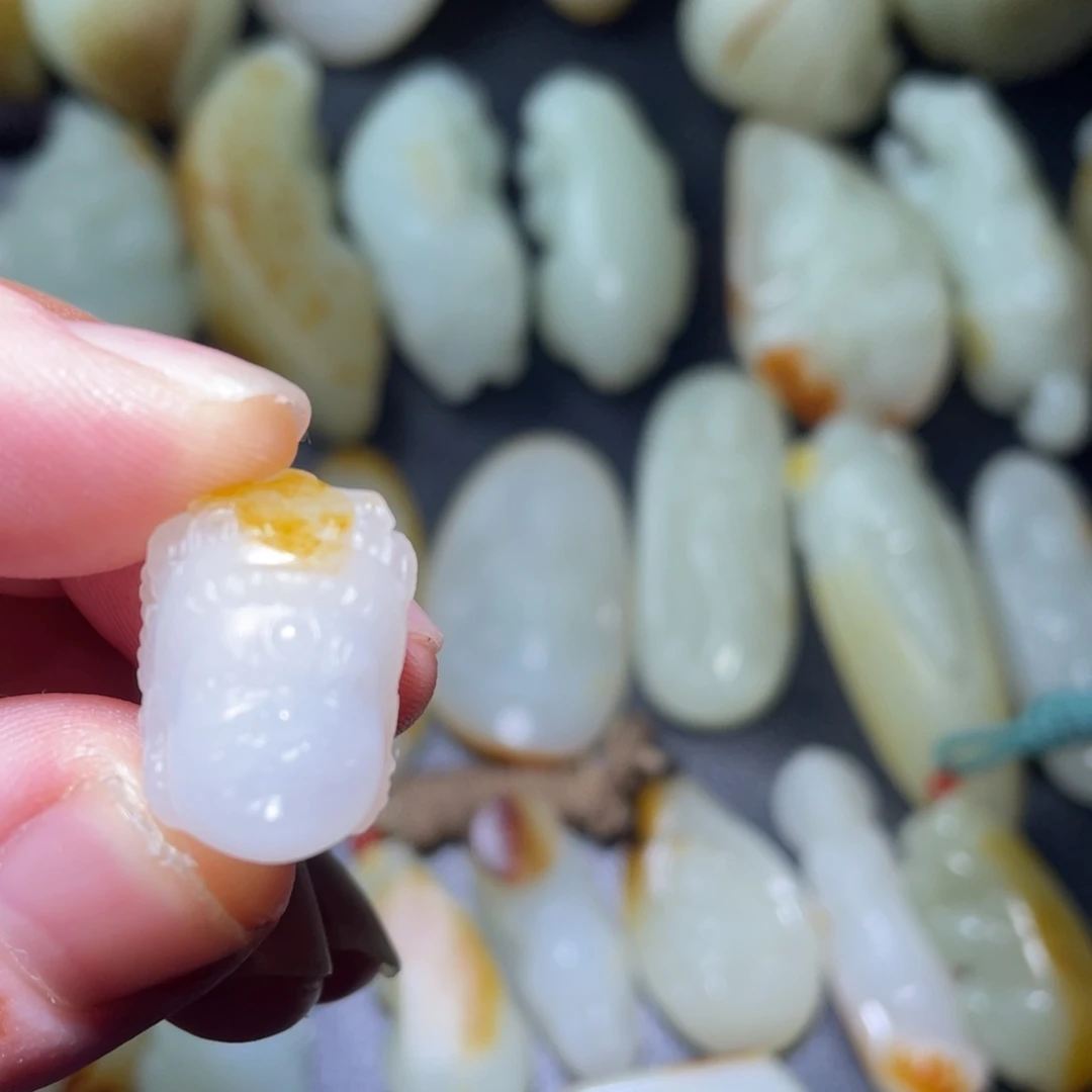 和田玉（糖玉）未镶嵌颈饰