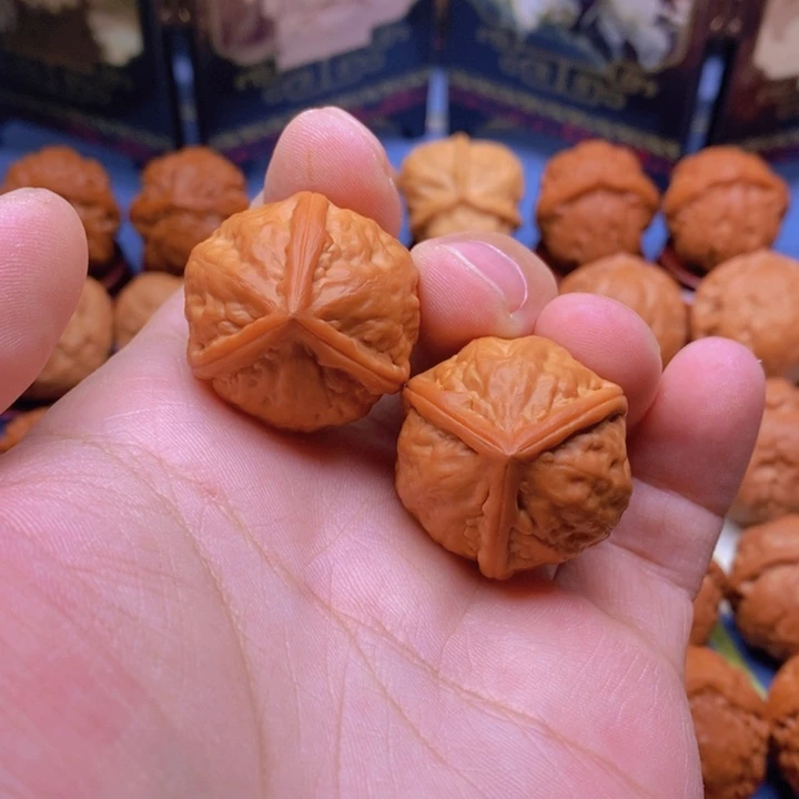 ▛***▝文玩核桃把件三棱