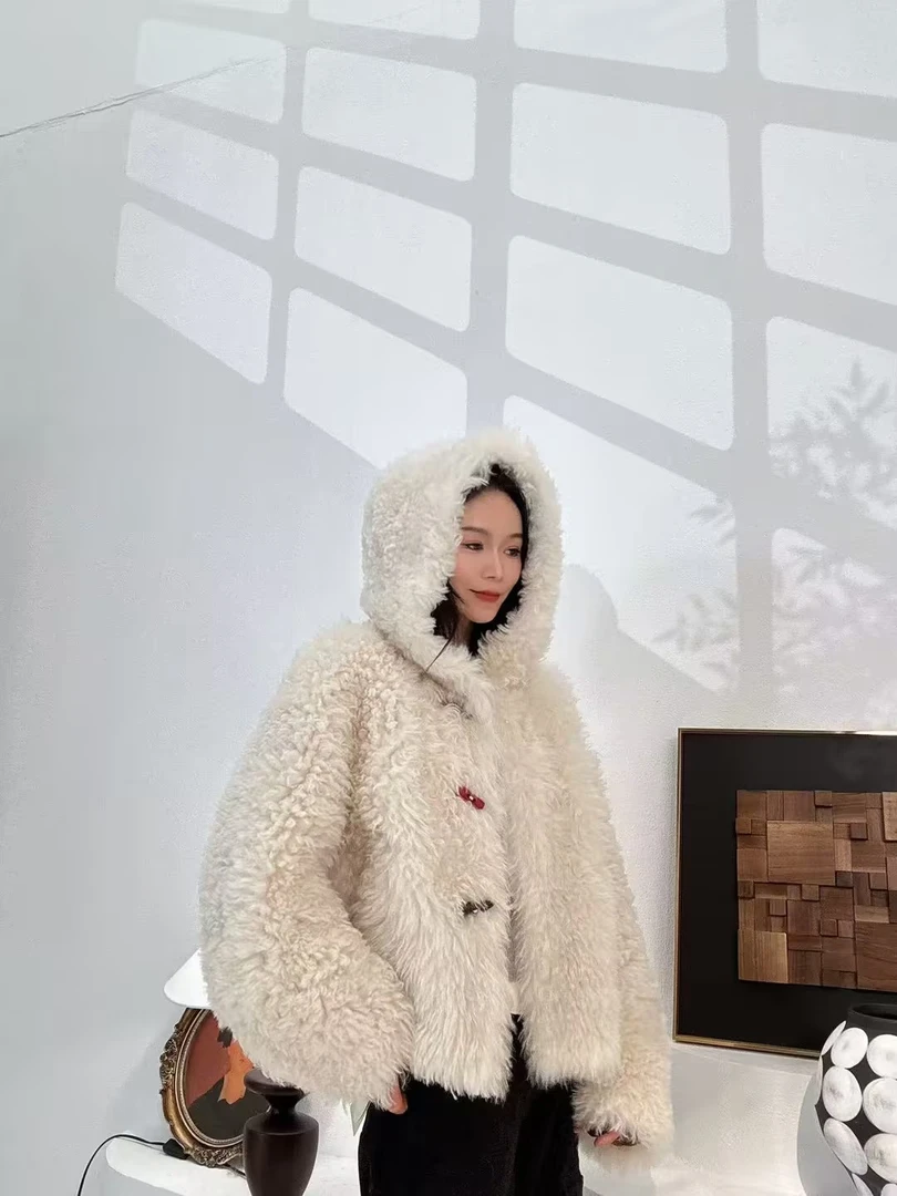 新款连帽简约大气原生态托斯卡纳皮毛一体女外套88093