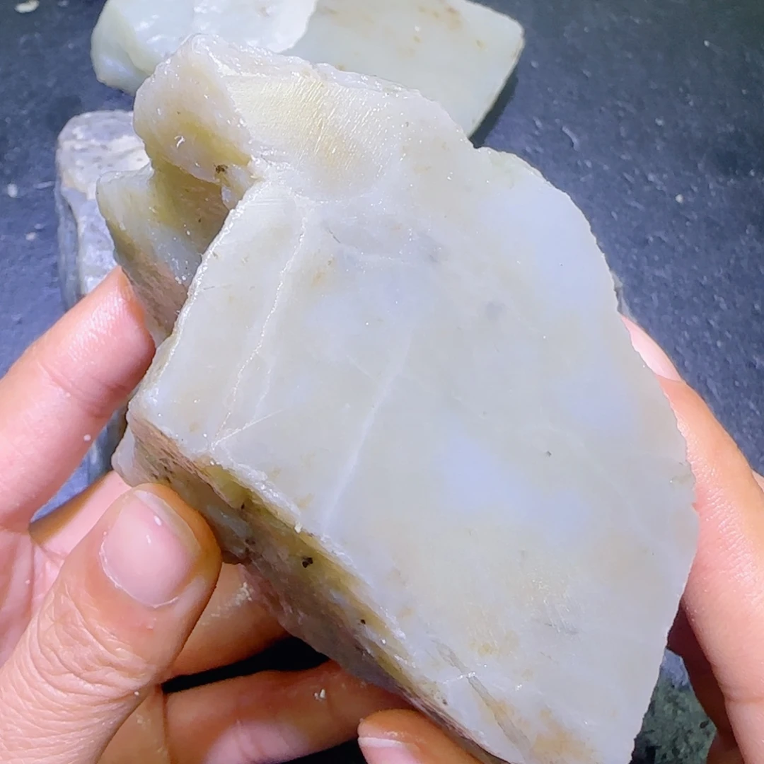 和田玉未镶嵌珠宝半成品