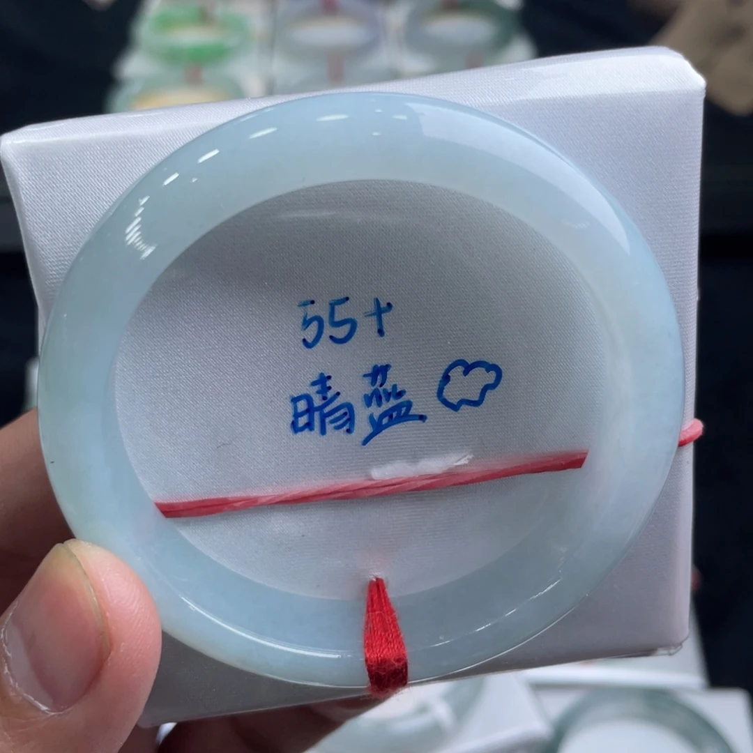 翡翠手镯未镶嵌翡翠手镯