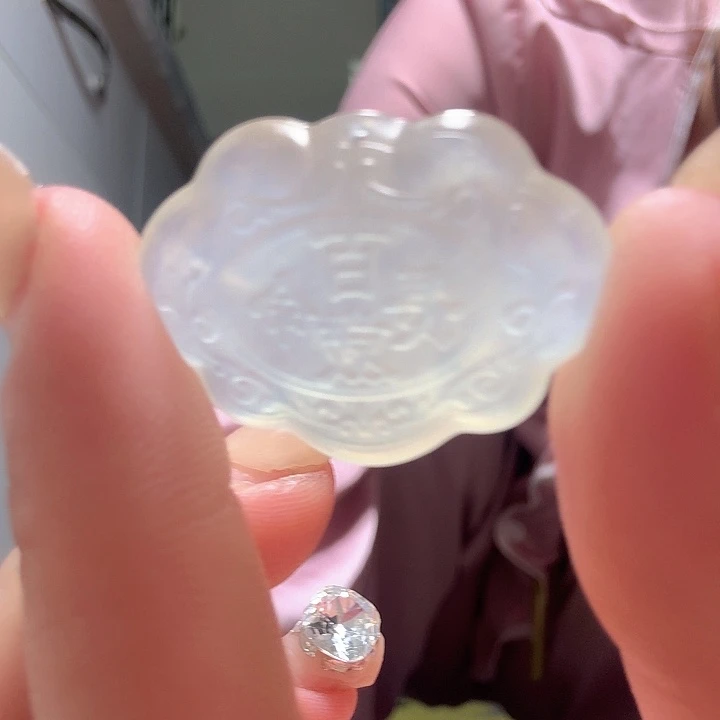 蛇纹石玉未镶嵌长命锁