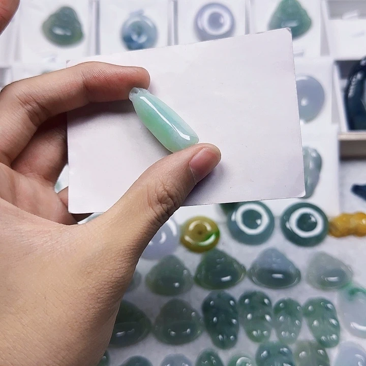 翡翠未镶嵌挂件翡翠