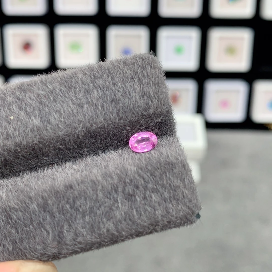 蓝宝石裸石未镶嵌4*5.5mm