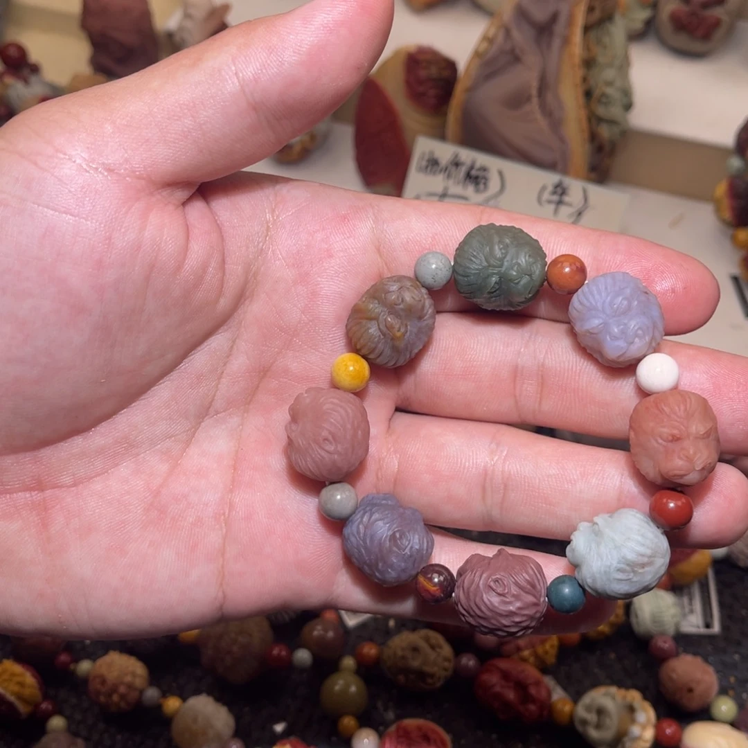 未镶嵌手串石英质玉（阿拉善玉）