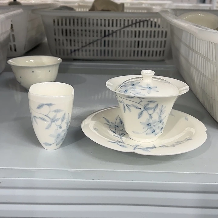 三件套哈哈哈哈哈