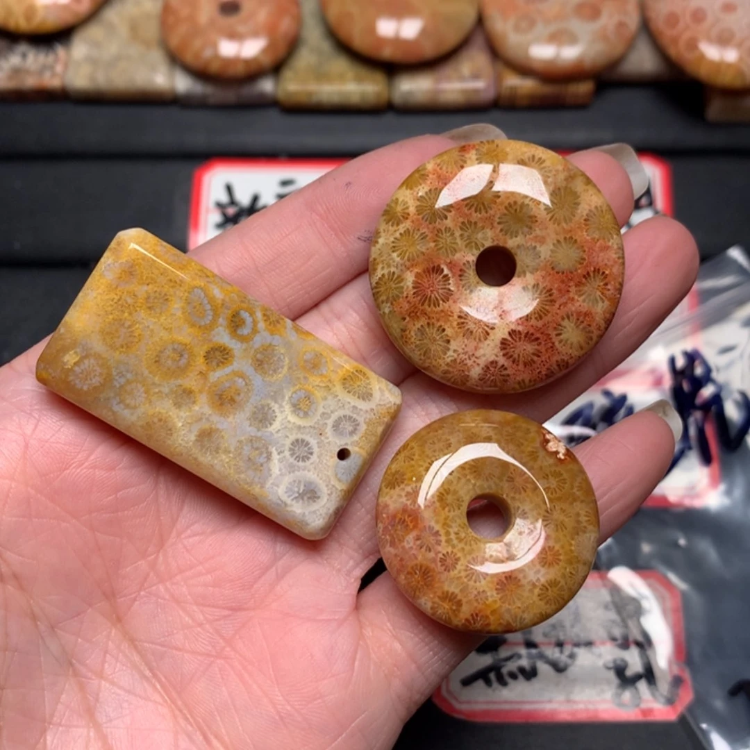 【闪购商品】硅化玉颈饰未镶嵌壁**步