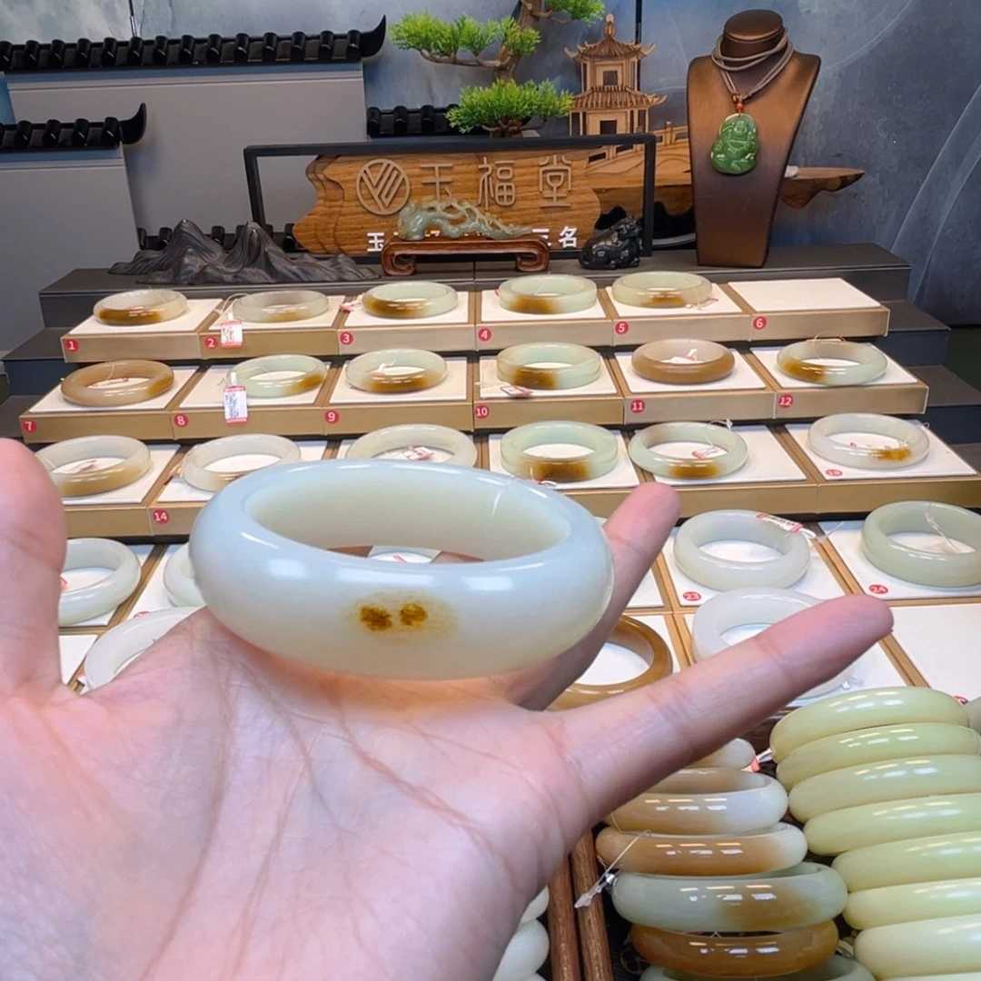 和田玉手镯未镶嵌9