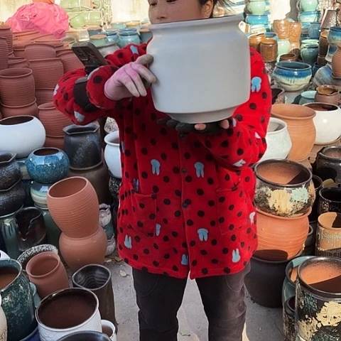 21口22高瑕疵盆子。