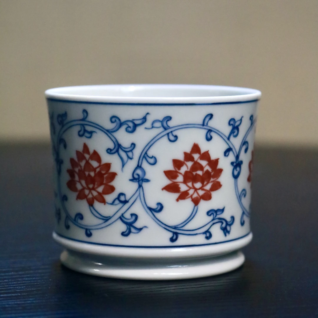 景德镇 雨溪山房 缠枝容天杯