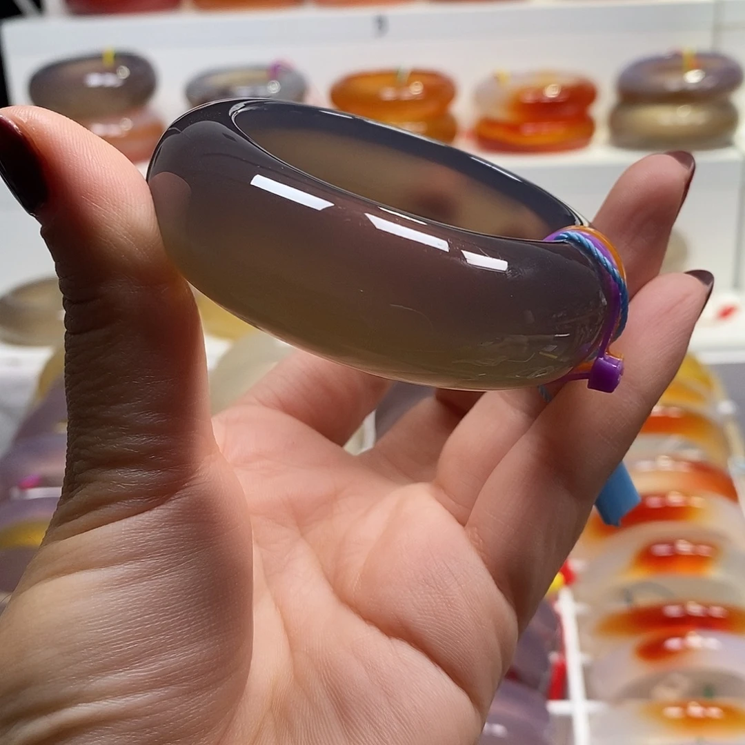 玛瑙/玉髓未镶嵌手镯53天然纹雾