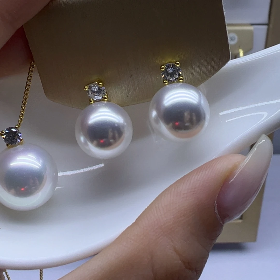 18K金镶嵌吊坠(赠链)淡水珍珠