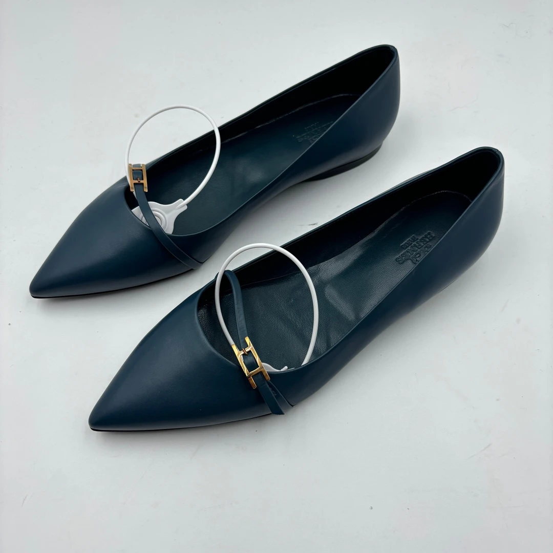 全新未使用 Hermes/爱马仕 37.5码/爱马仕尖头H扣平底单鞋/