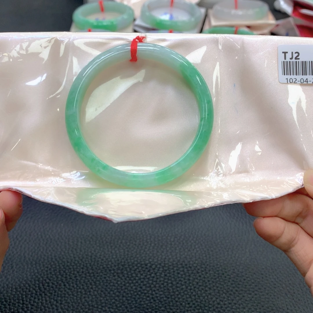 翡翠未镶嵌手镯5号