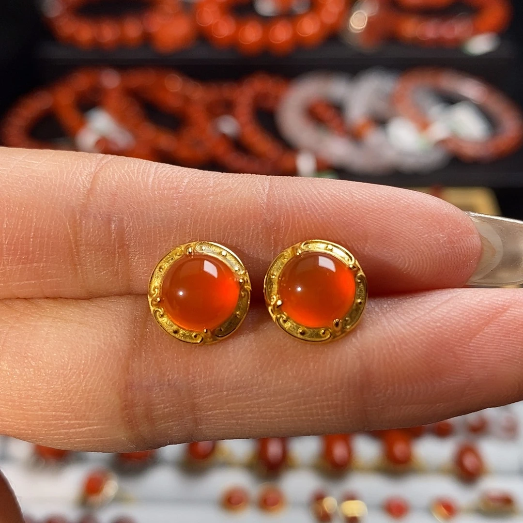 南红玛瑙银S925镶嵌云南保山冰红耳钉
