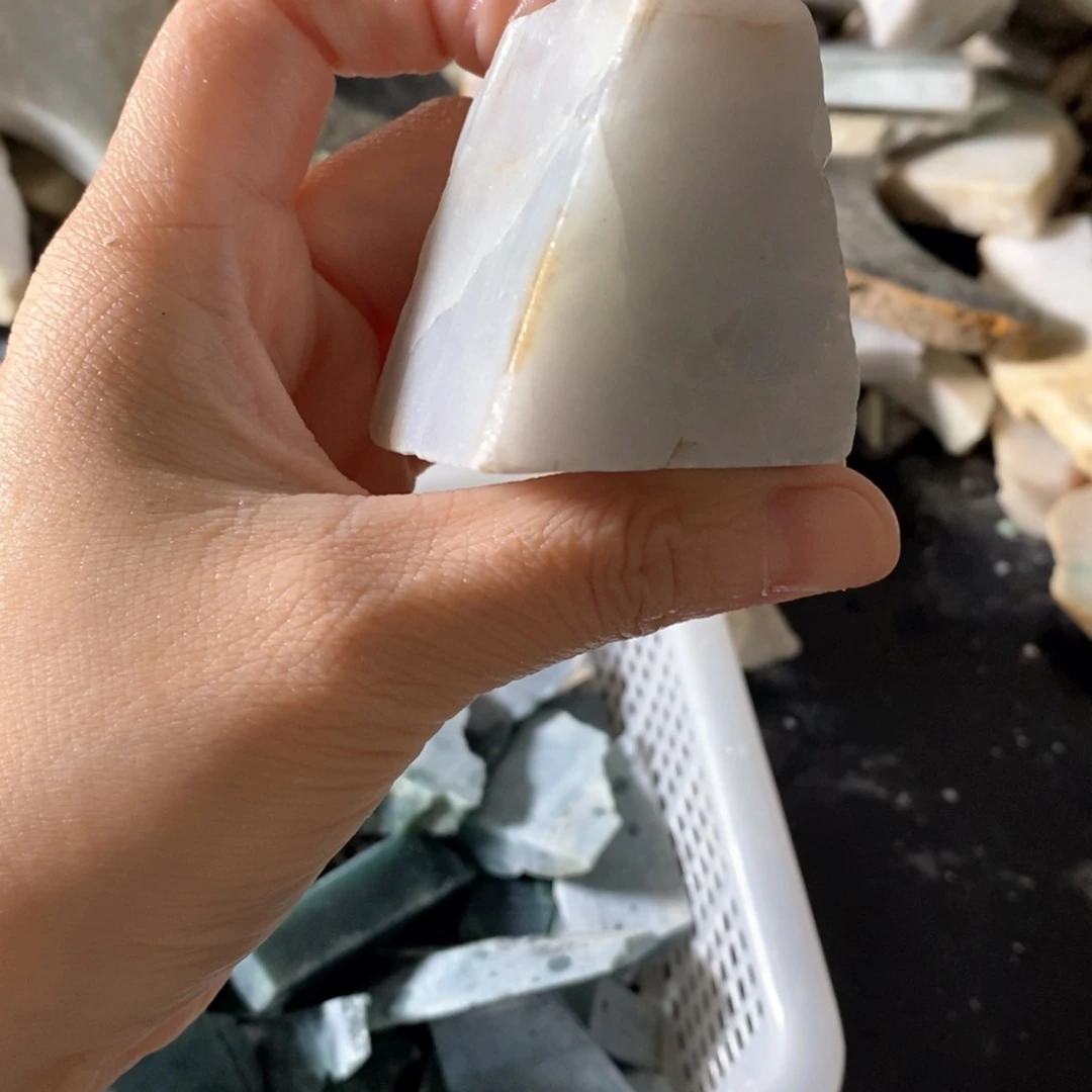 翡翠未镶嵌颈饰天然翡翠