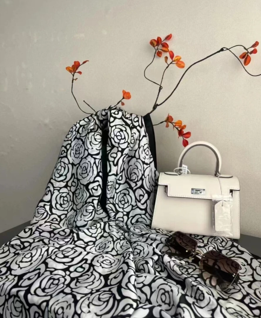 1067 丽景缎90x180左右丝巾长巾