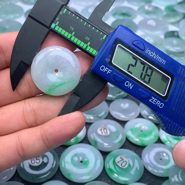 翡翠颈饰未镶嵌缅甸天然A货翡翠