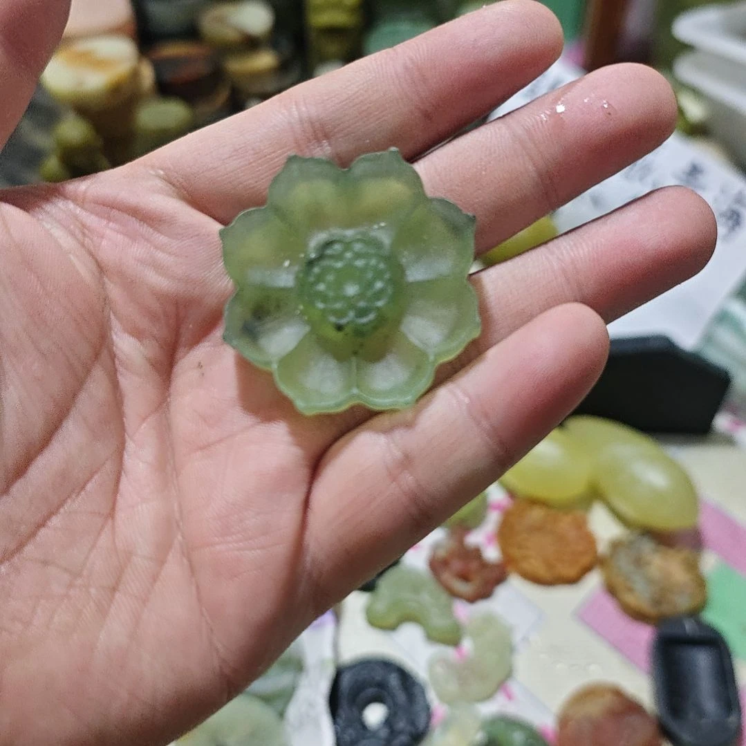 蛇纹石玉未镶嵌珠宝半成品