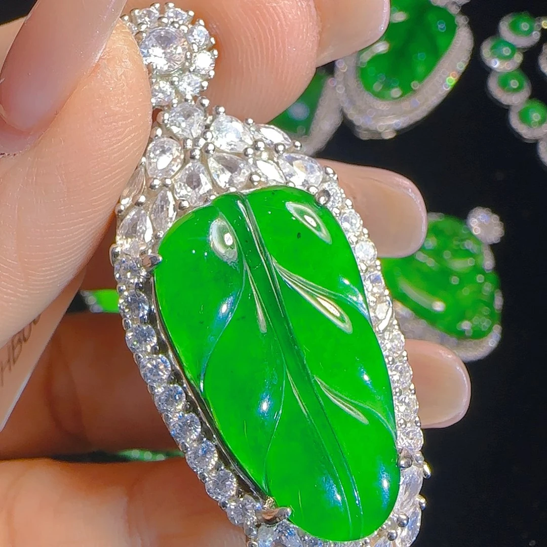 翡翠吊坠(赠链)银S925镶嵌