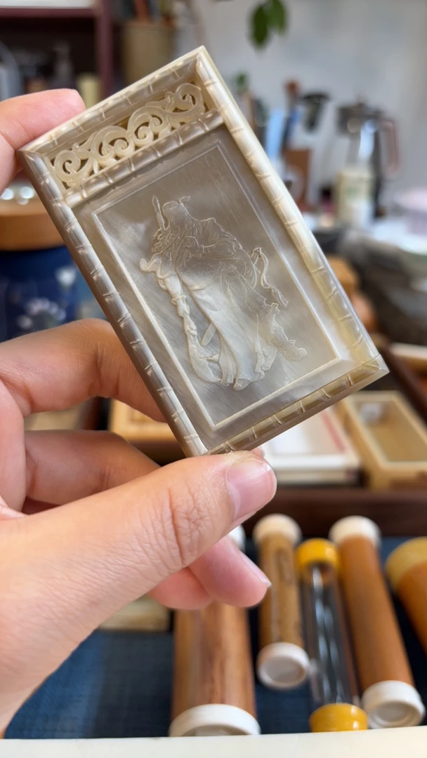 张圣林牛角制作黄蛉盒