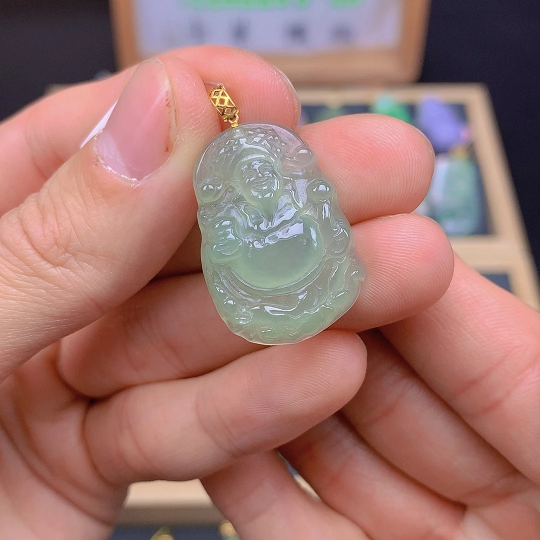 翡翠颈饰18K金镶嵌翡翠