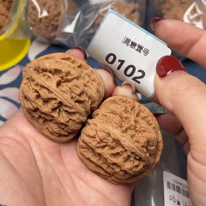 文玩核桃把件粗筋42