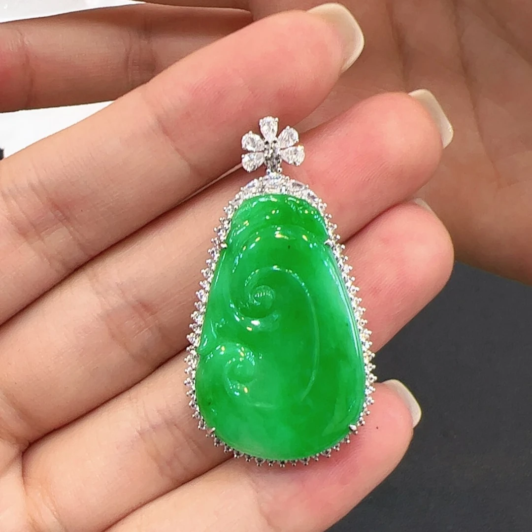 【闪购商品】翡翠18K金镶嵌颈饰如意