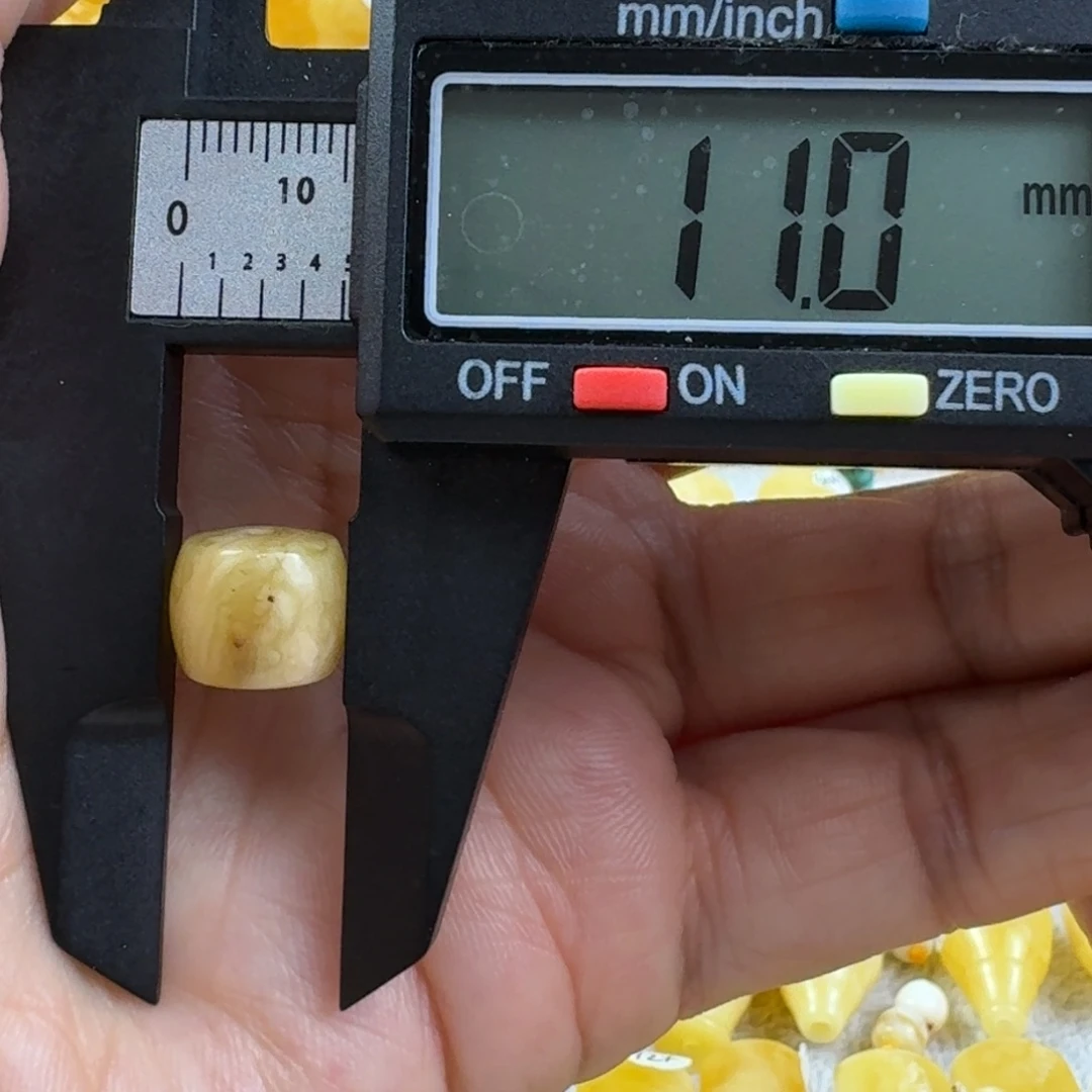 蜜蜡未镶嵌裸石20杂