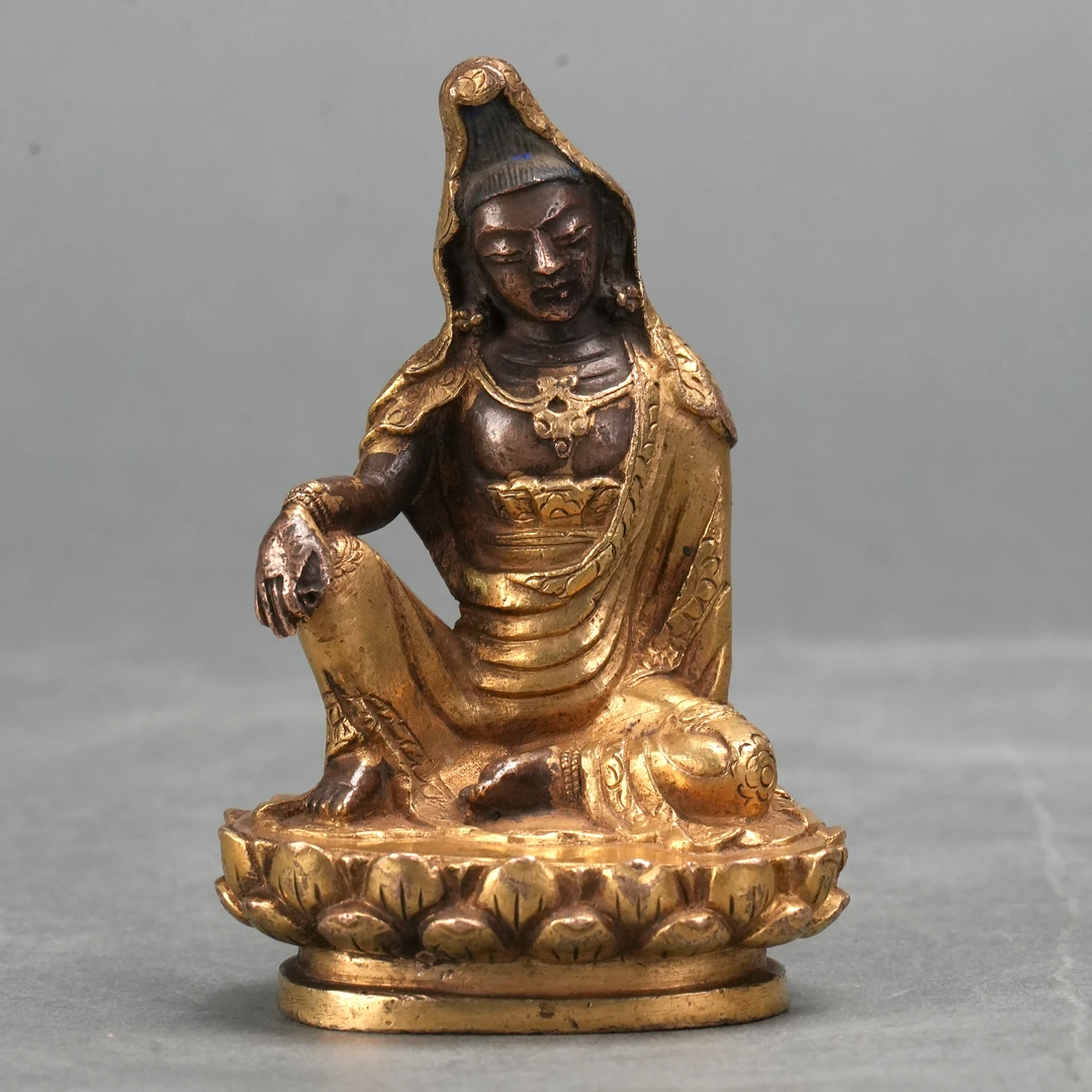 LOT 020807清中期 铜鎏金自在风帽观音像【古董拍卖】