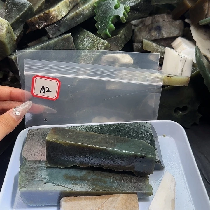 和田玉未镶嵌珠宝半成品