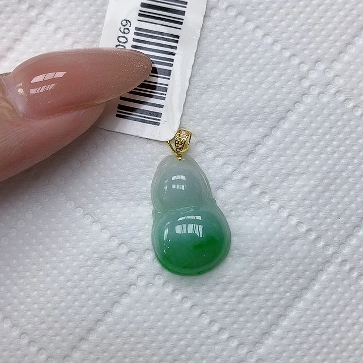 颈饰18K金镶嵌翡翠