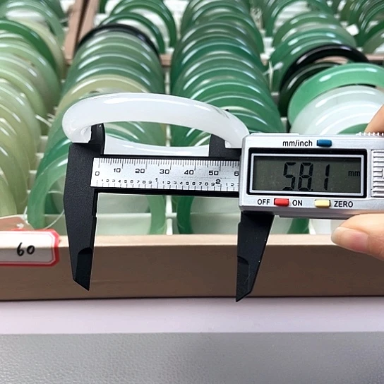 未镶嵌手镯东陵石