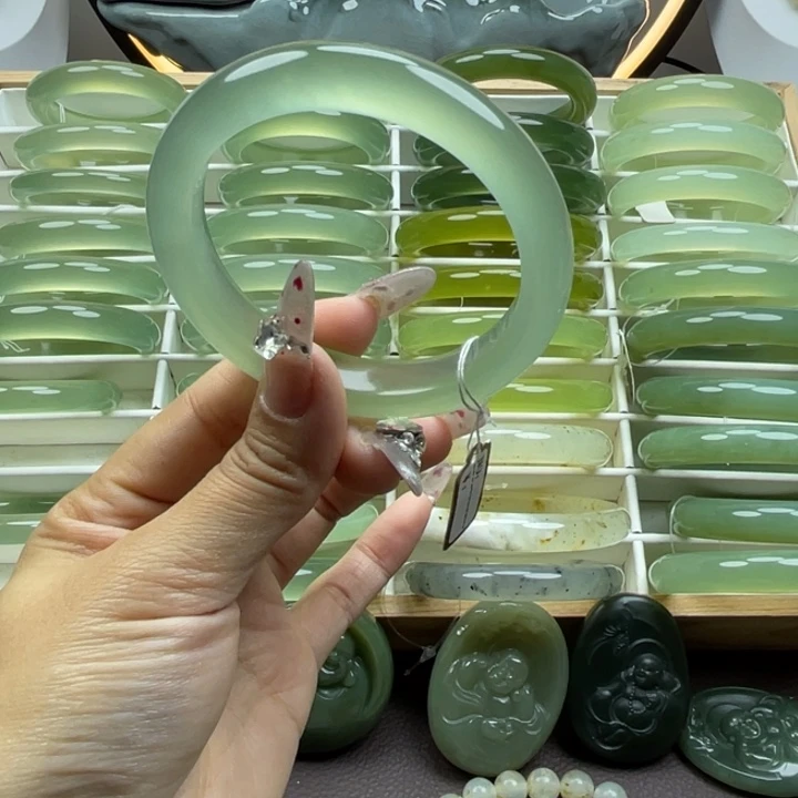 希***伊岫玉未镶嵌手镯岫玉