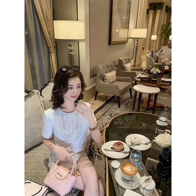 新疆包邮2024年夏季新款白色气质小香风重工亮片短袖短款法式小众