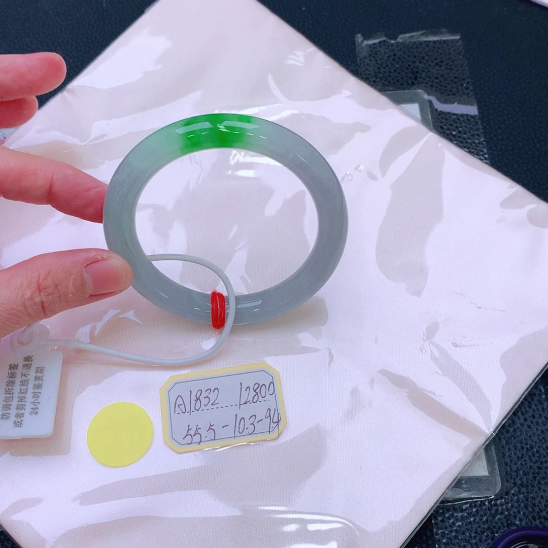 未镶嵌手镯翡翠緬甸翡翠手鐲