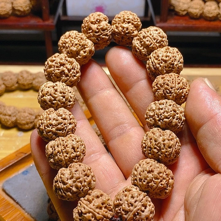 金刚菩提手串屋***猫雪山梅花