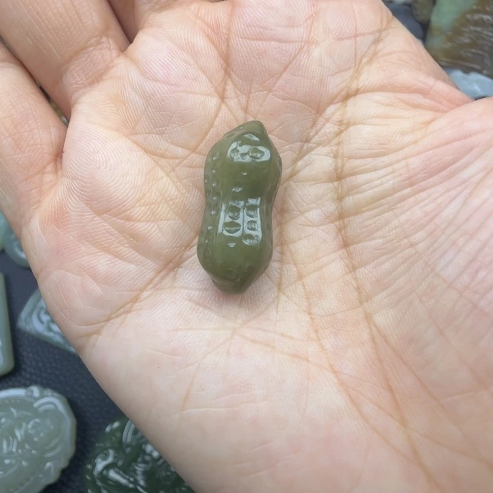 和田玉未镶嵌珠宝奇石