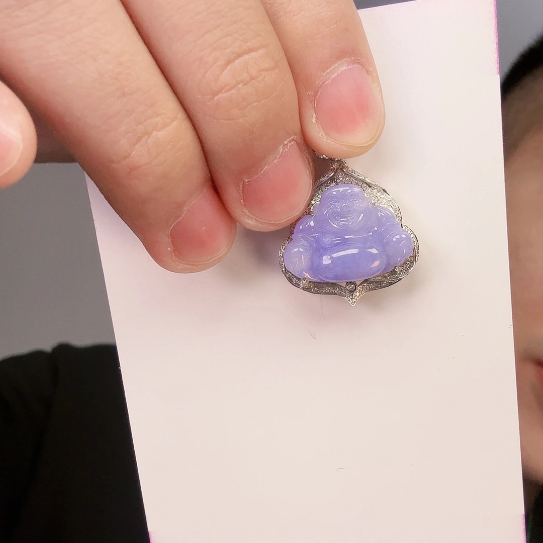 翡翠颈饰18K金镶嵌幸**人一件