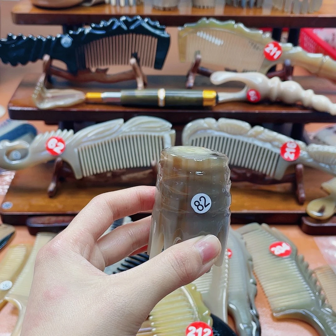 纯手工制作牛角梳82