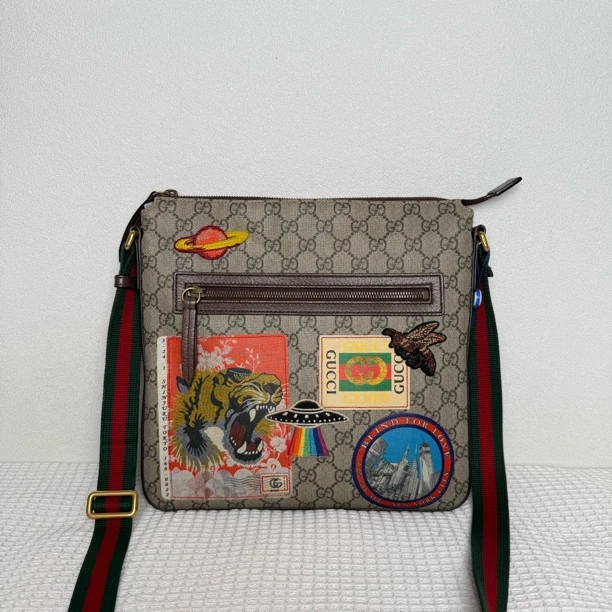 95新 GUCCI/古驰 4999/时尚休闲老虎徽章印花单肩包