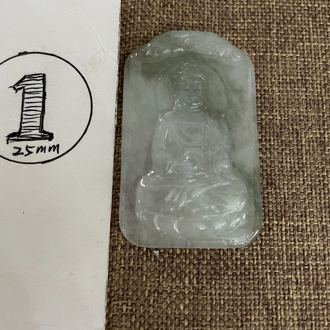 绿底糯种观音翡翠挂件