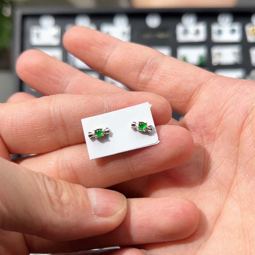 翡翠耳饰银S925镶嵌小**学8888