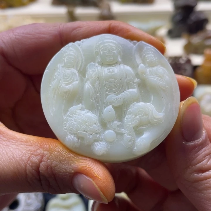 蛇纹石玉颈饰未镶嵌